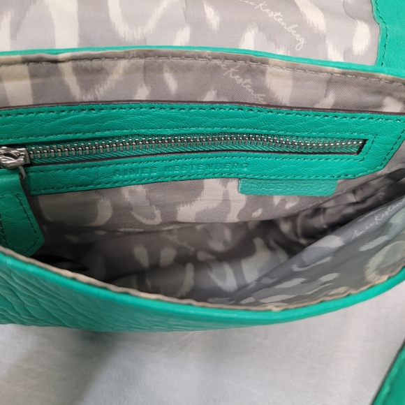 Aimee Kestenberg Bali Mini Green Pebbled Leather Crossbody Bag Signature Flap - Picture 7 of 8